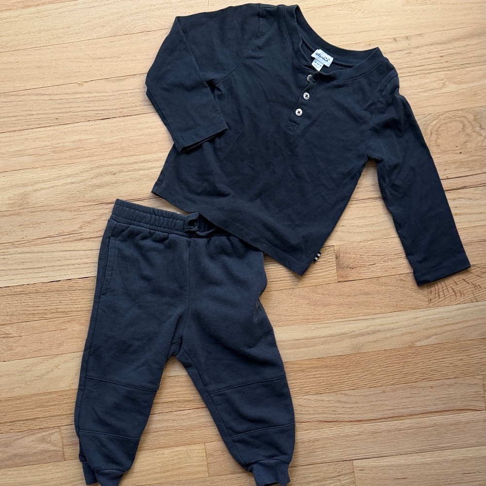 Splendid Kids Black Long Sleeve Top and Jogger Set